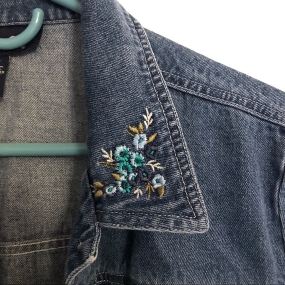 Vintage Floral Embroidered Denim Jean Jacket - Picture 3 of 8